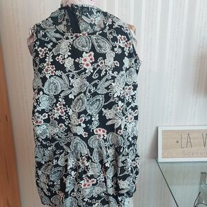 Chic Black and White Floral Women's Blouse